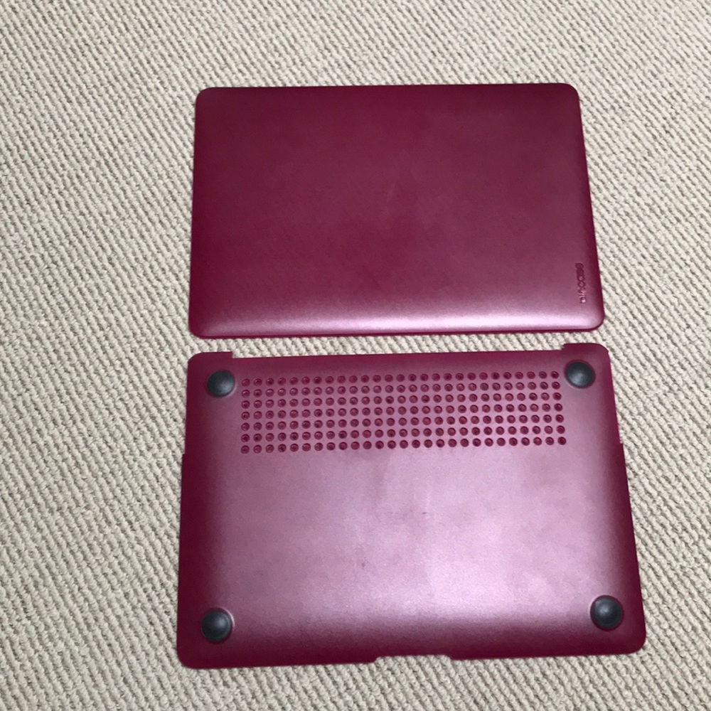 Incase Burgundy MacBook Air hard case 13 inch